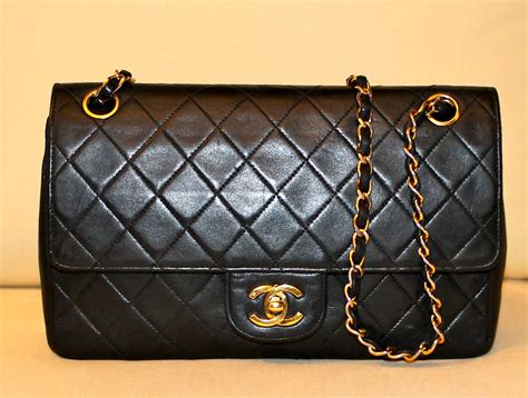 pochette chanel bianco e nero|moda Chanel borse.